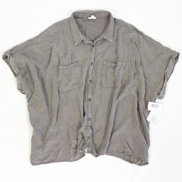 LuLaRoe Tops - NWT Amy Dolman shirt {LuLaRoe}